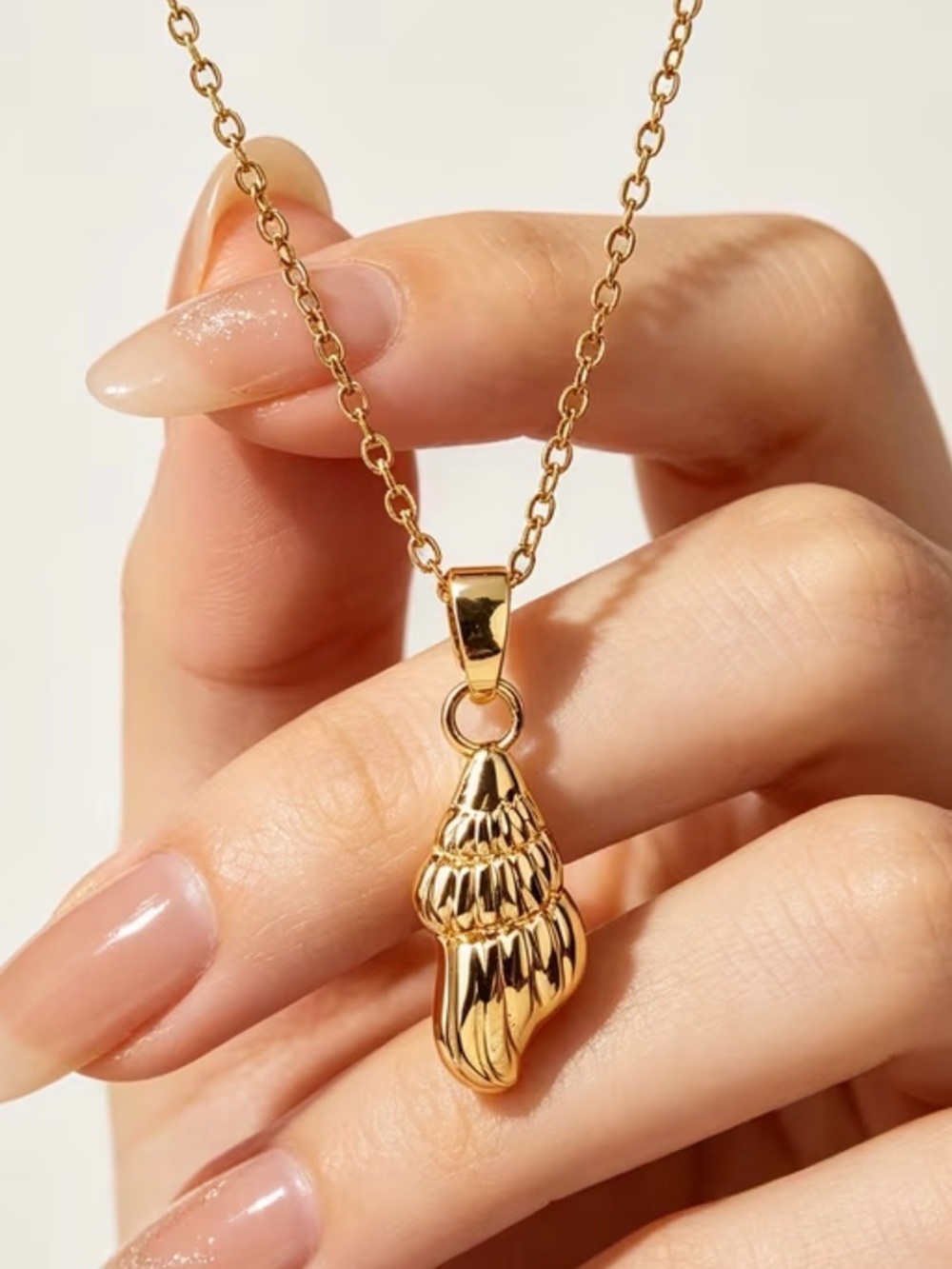 Gold Shell Pendant Necklace - Classic Women Jewelry